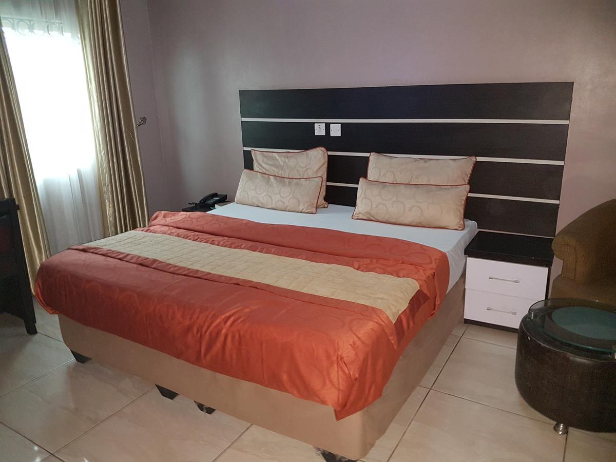 Royal Terrace Hotel & Towers Lagos Exterior foto